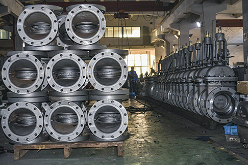 閘閥圖片 車間拍的閘閥圖片